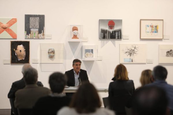 Eduardo Alcalde, comisario de la exposición y presidente de Fuvane, en el día de la inauguración.