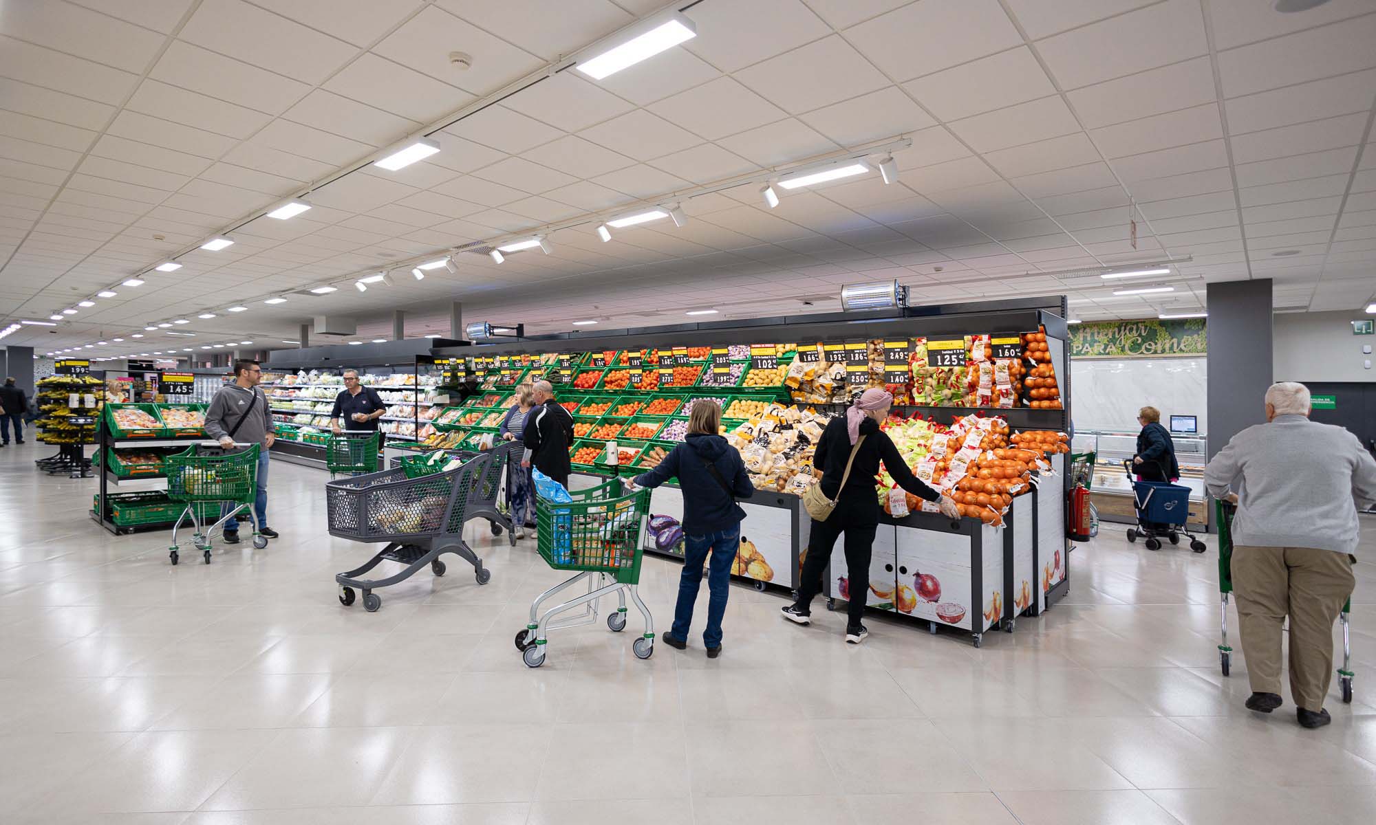 Sección Fruta y Verduras de la tienda de Mercadona en Tavernes de la Valldigna