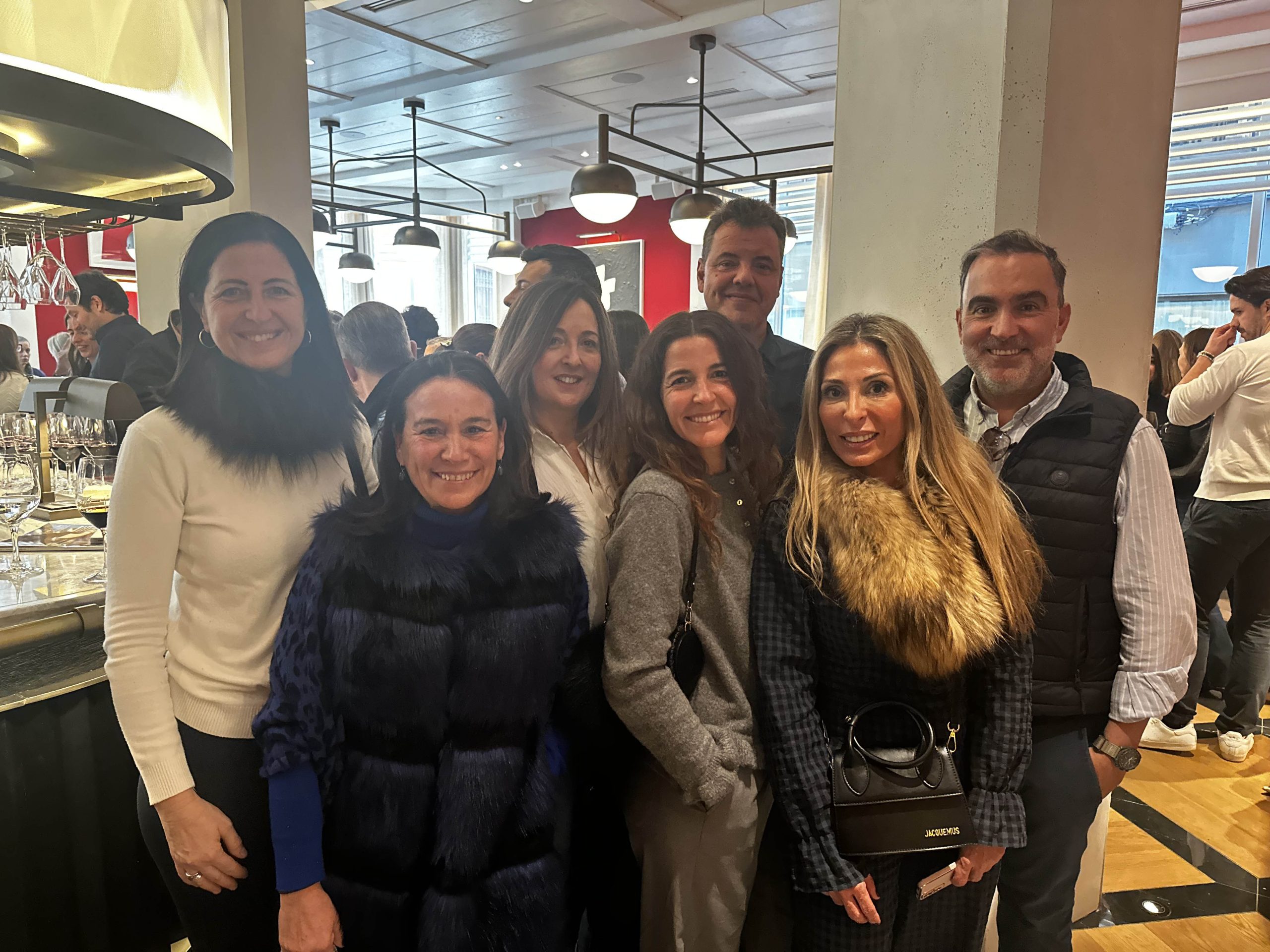 Beatriz Maset, Laura Vernetta, Sara Sanz, Raquel Ferrer, César Olmos, Mapi Gómez y Alfonso Atienza.