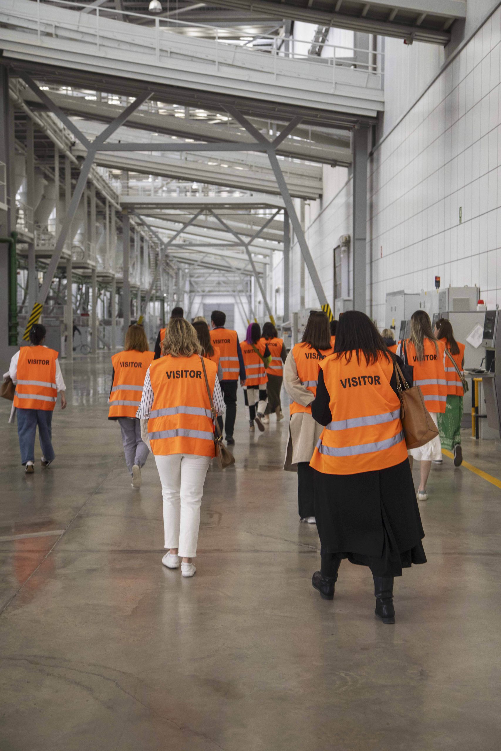 Visita a la planta de producción en la XXX Muestra Internacional de Porcelanosa-2